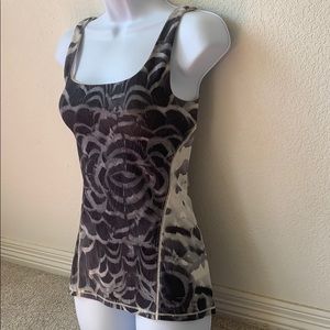 Lululemon tank top adjustable bra